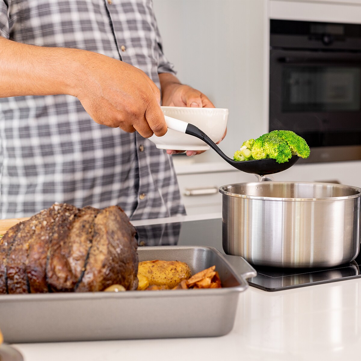 KitchenAid łyżka kuchenna z otworami Porcelain White