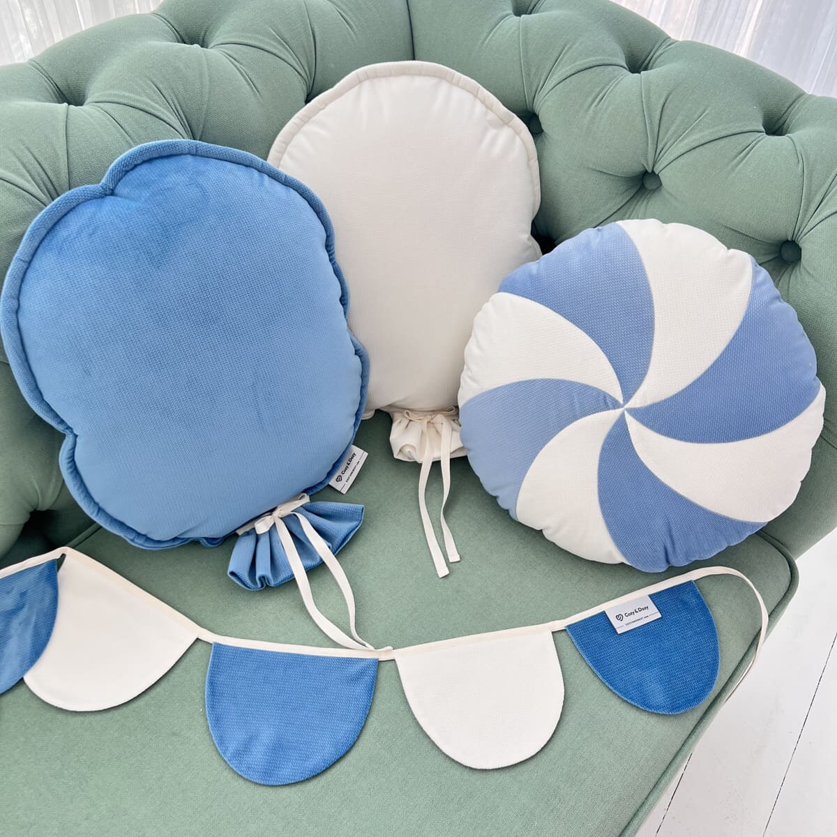 Okrągła poduszka cukierek niebieski - Blue Candy