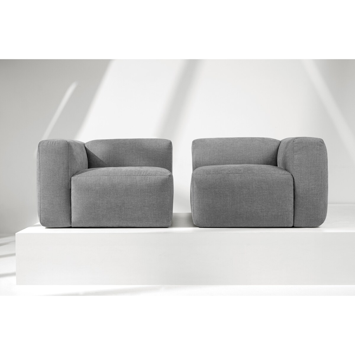 KONSIMO BUFFO 2-osobowa sofa z niezwykle miękkim i wygodnym siedziskiem, kolor jasny popielaty