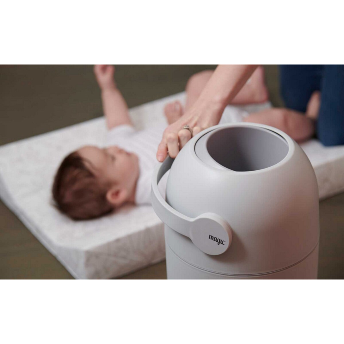 Kosz na zużyte pieluchy Magic Majestic - jasny szary (na 25 pieluch) + worki