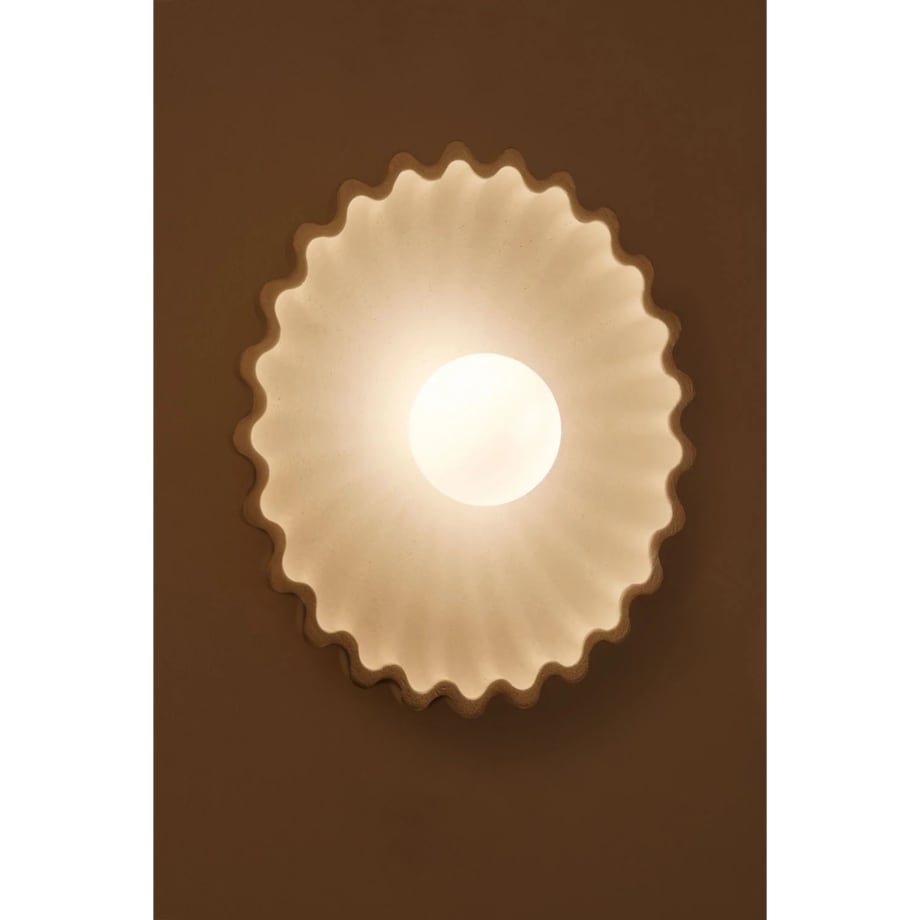 Kinkiet, lampa ścienna z betonu z kulą szklaną Sery