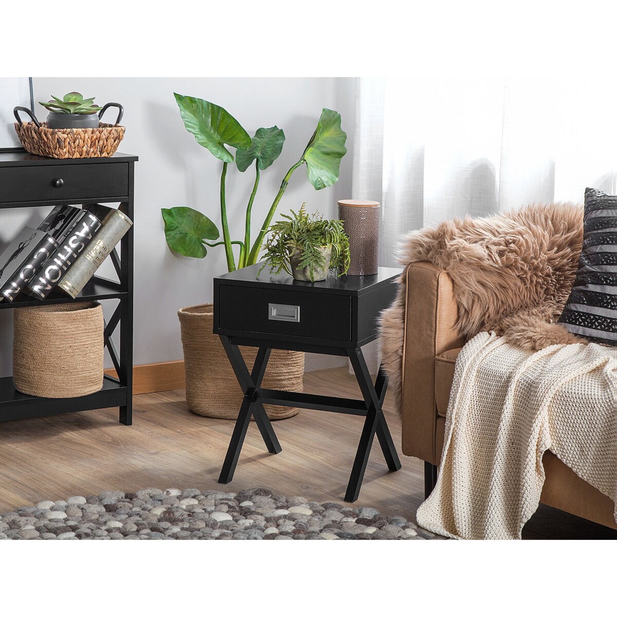Stolik pomocniczy czarny MONROE