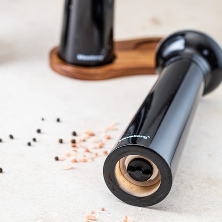 Zestaw młynków ręcznych do pieprzu soli przypraw Solniczka młynek czarny KLAUSBERG
