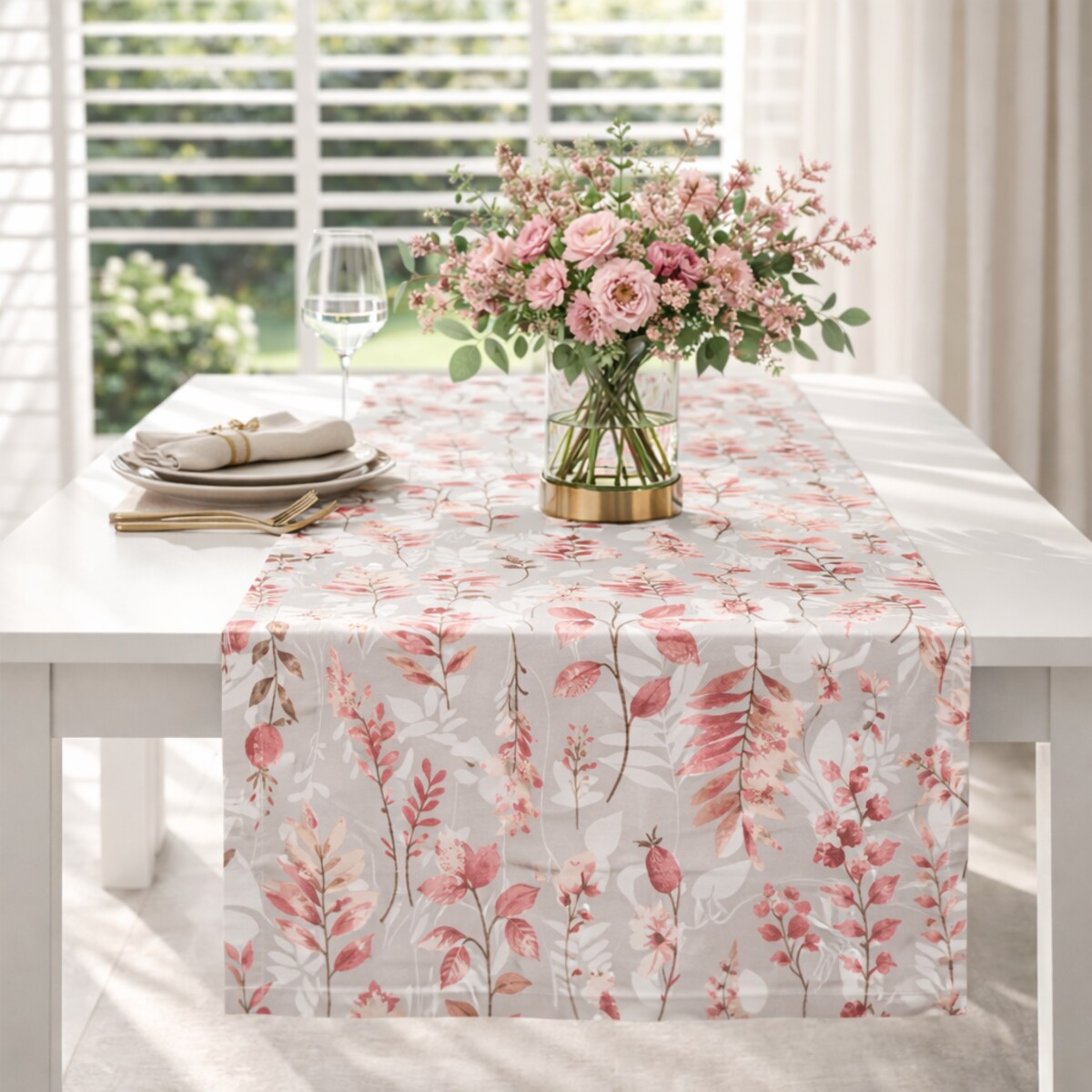 Bieżnik z motywem dzikich róż Wild Rose – 50 × 220 cm