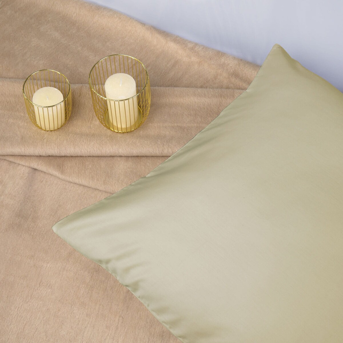 Poszewka satynowa 70x80 kolor Krem