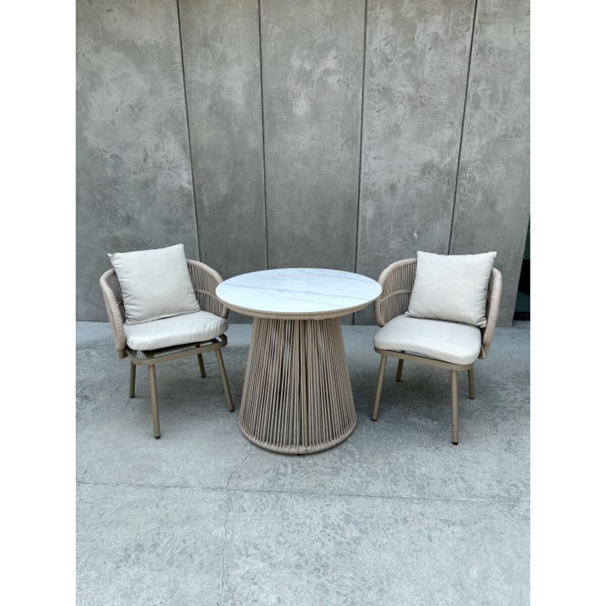 ALUMINIOWY STOLIK AZZURRA W KOLORZE SZAMPAŃSKIM