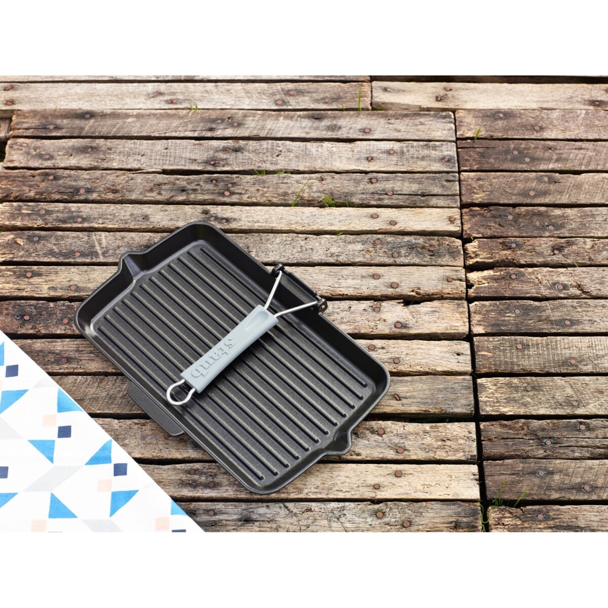 Prostokątna patelnia żeliwna grillowa Staub