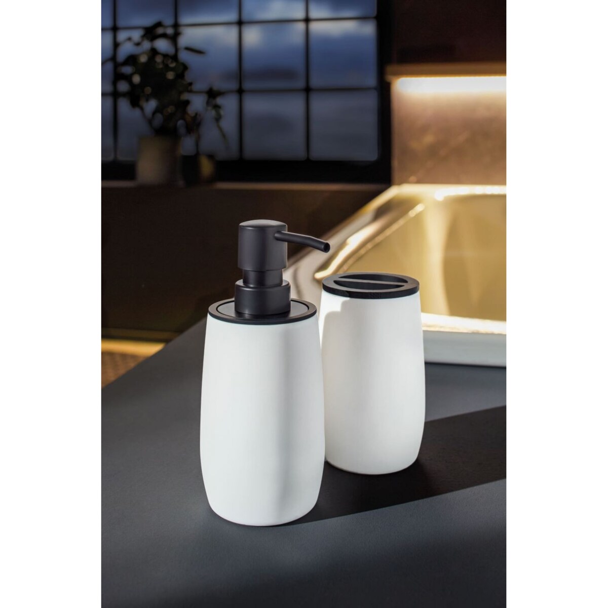 Kleine Wolke Daily Dozownik do mydła biały soft touch ABS/bambus