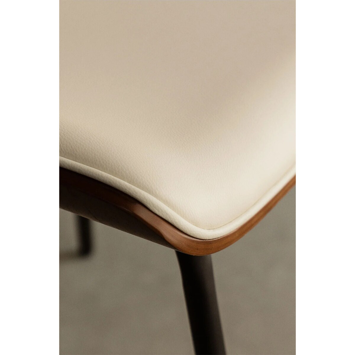 Krzesło drewniane z plecionką wiedeńską i ekoskórą Greer