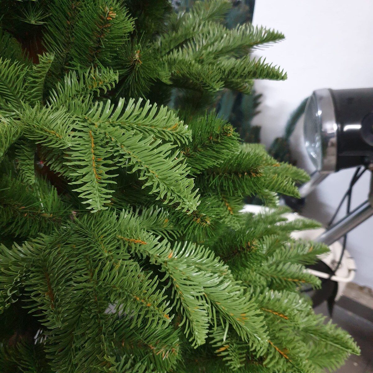 Choinka Premium Jodła Szlachetna PE w Okrągłej Donicy 130 cm X-Choinka 7 kolorów donicy