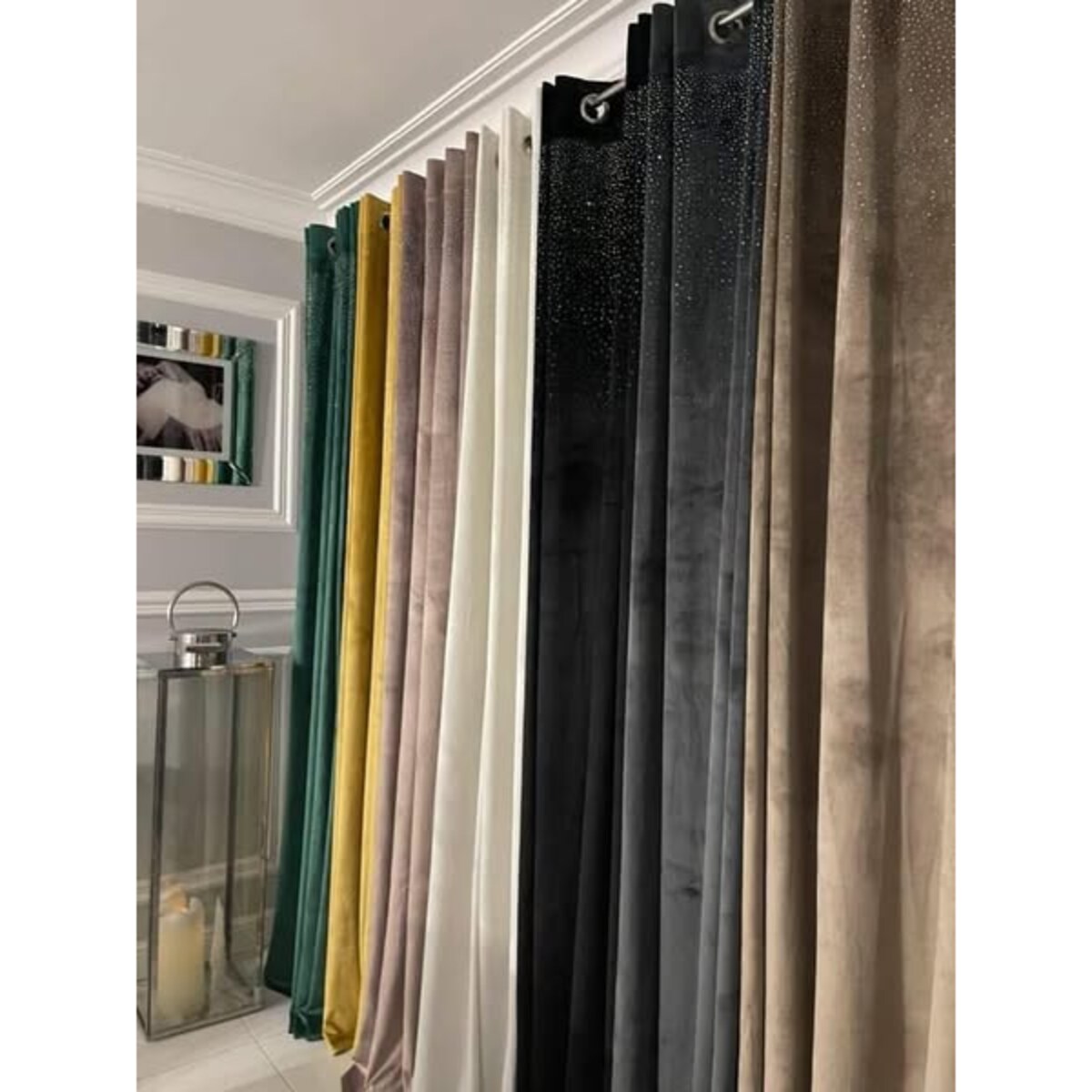 Zasłona welurowa "metor" z błyszczącą aplikacją od góry 140x250 cm przelotki | jasny beż