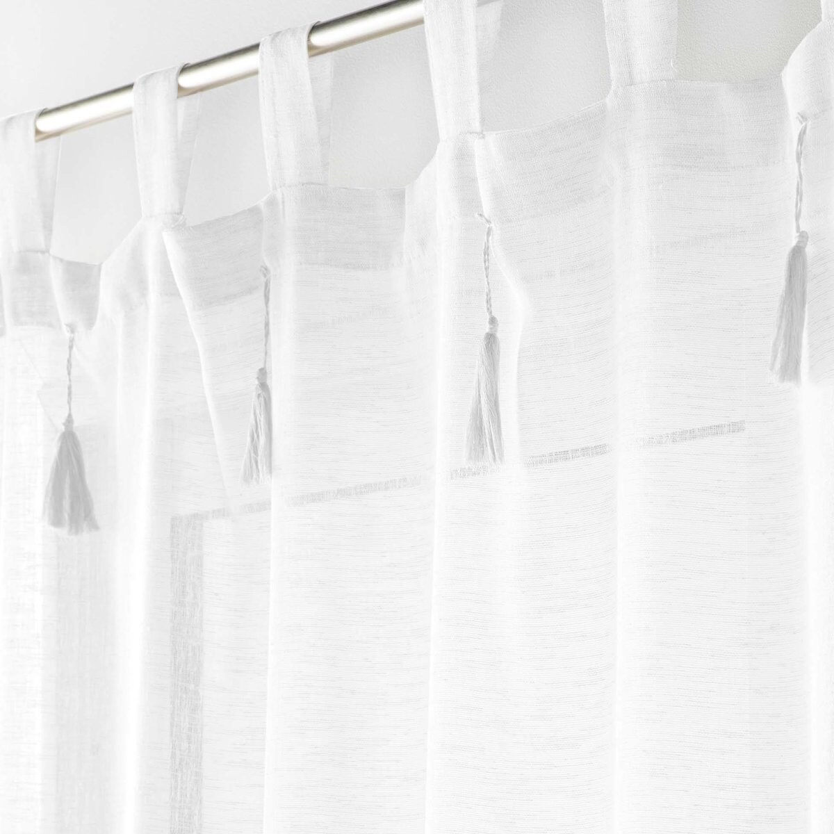 Firanka z ozdobnymi pomponami DALILA, 140 x 240 cm