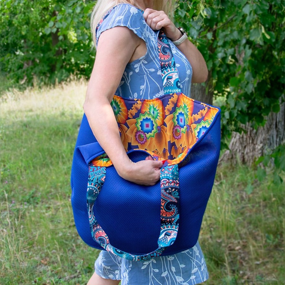 Torba na zakupy owalne dno 72X40 niebieska wnętrze kolorowe kwiaty