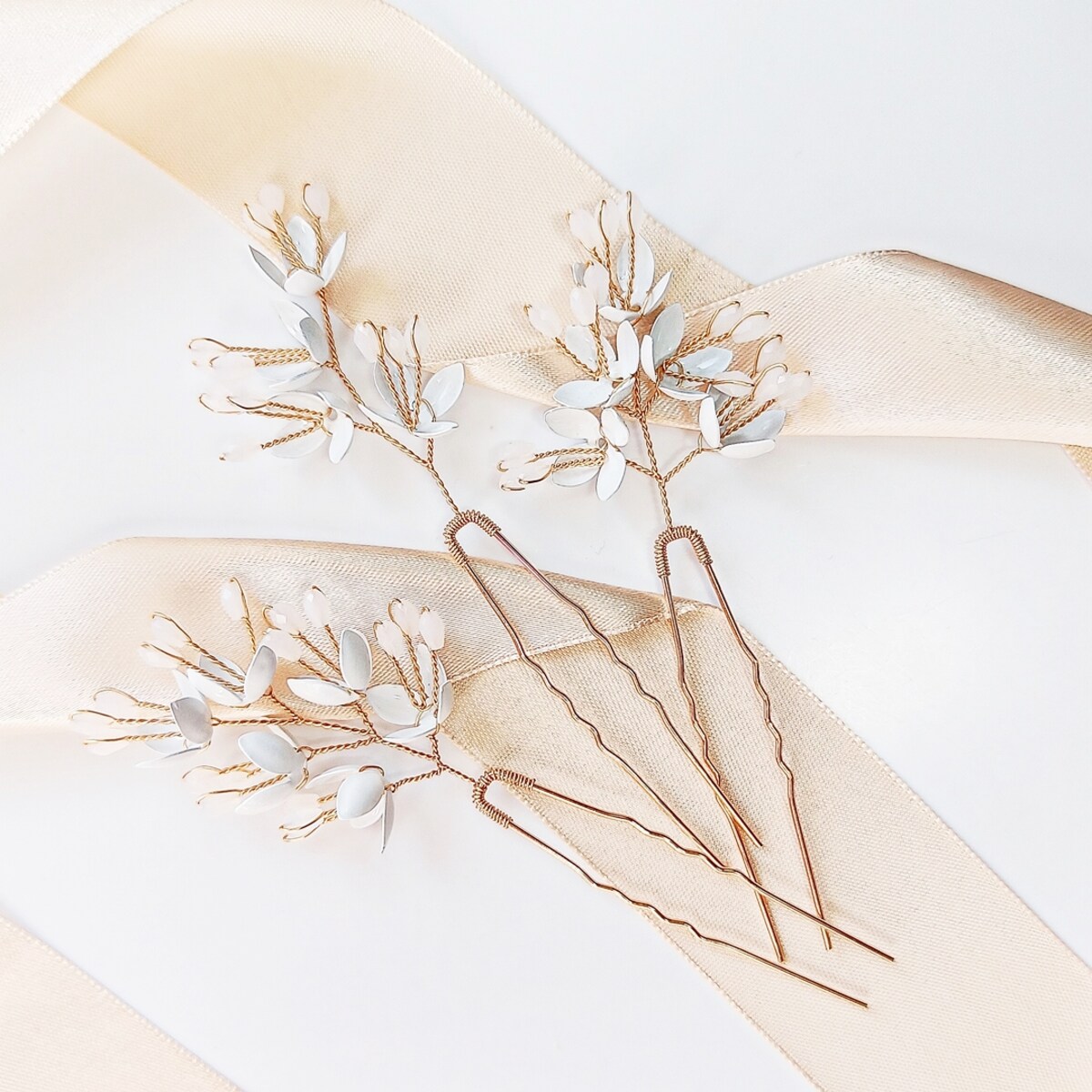 Komplet 3 wsuwek ślubnych złotych z kwiatami