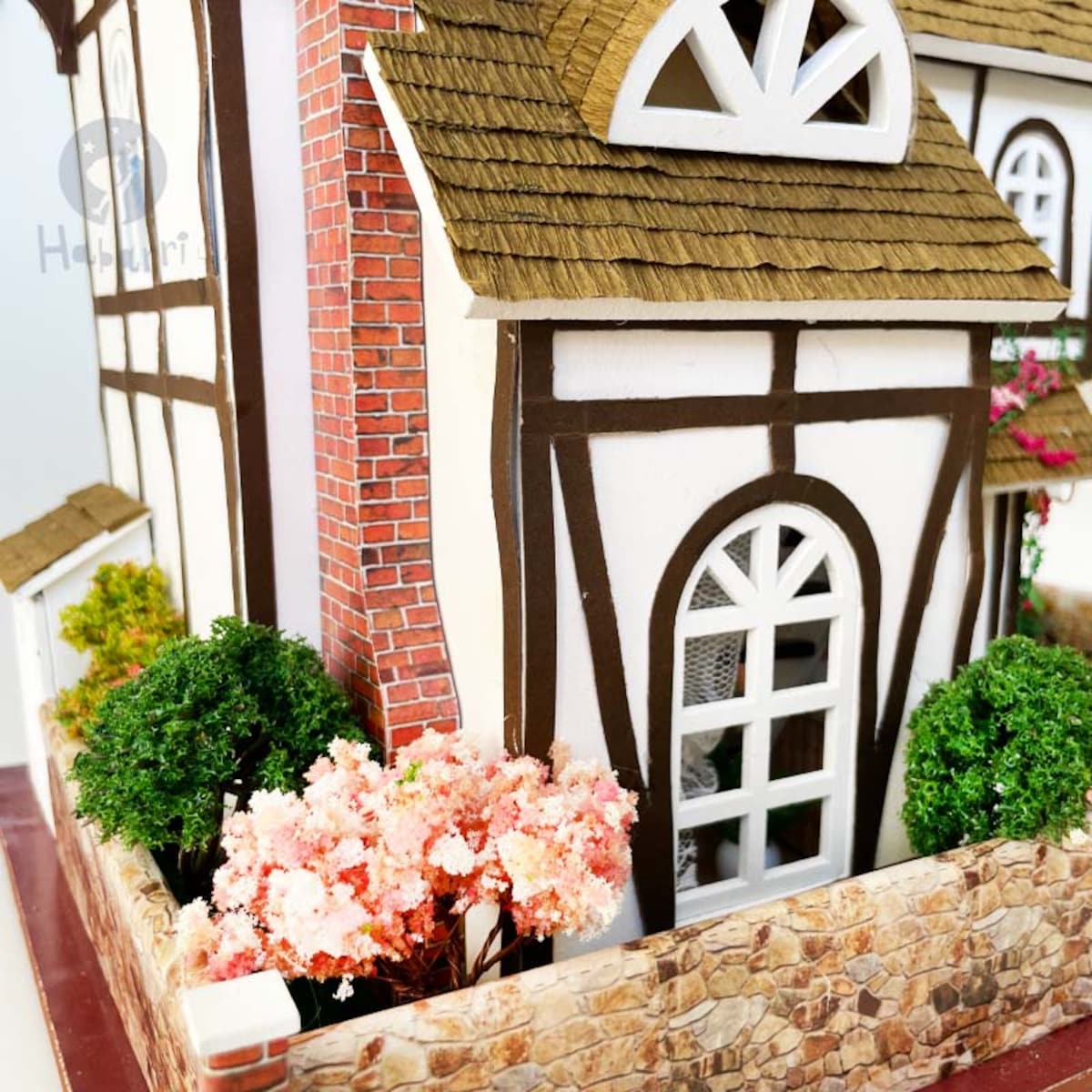 Miniaturowy domek - Dom na farmie tulipanów