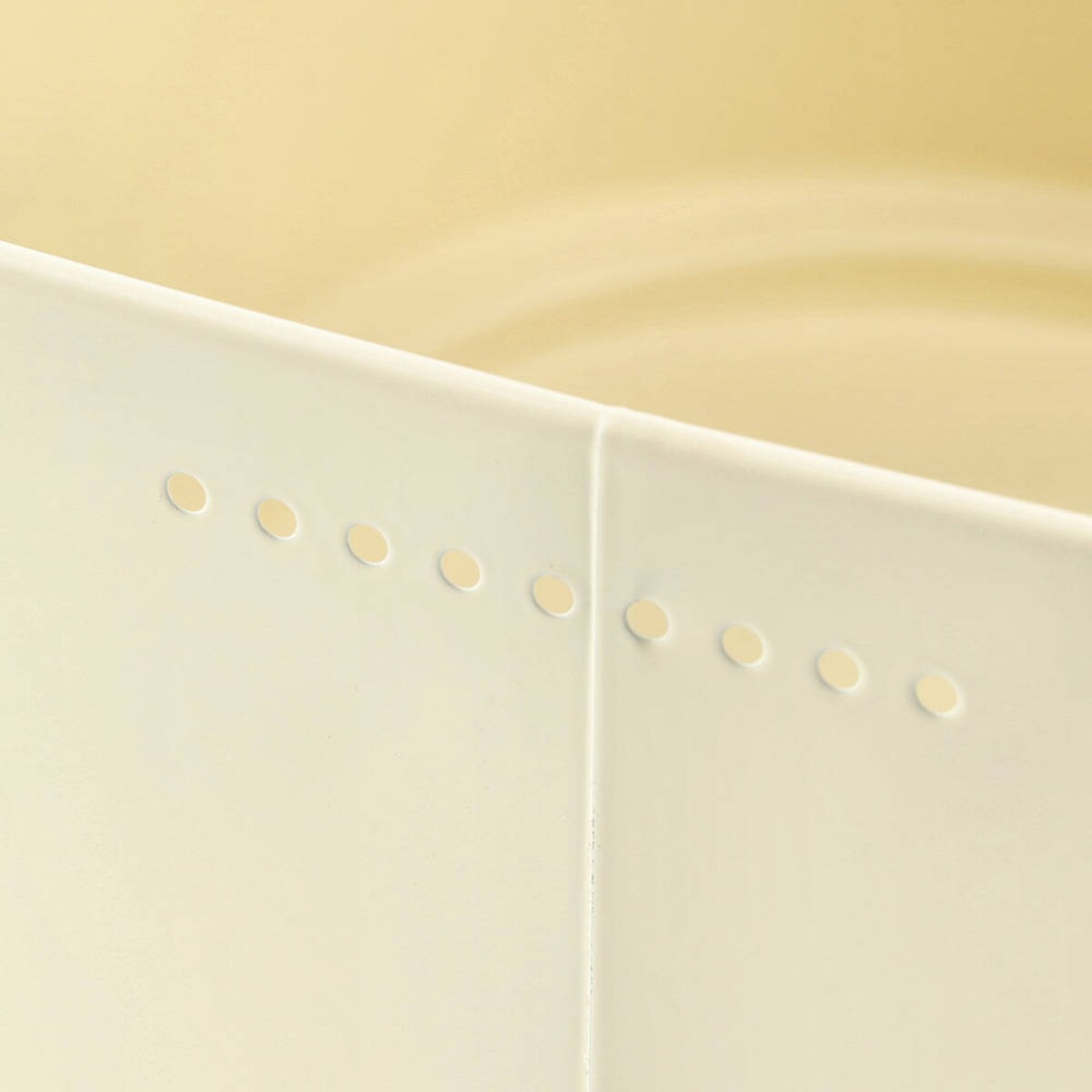 Chlebak metalowy z bambusową pokrywką, 26,5 cm