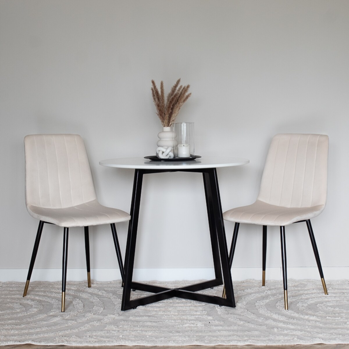 Krzesło tapicerowane welurowe pikowane złote nogi beżowe