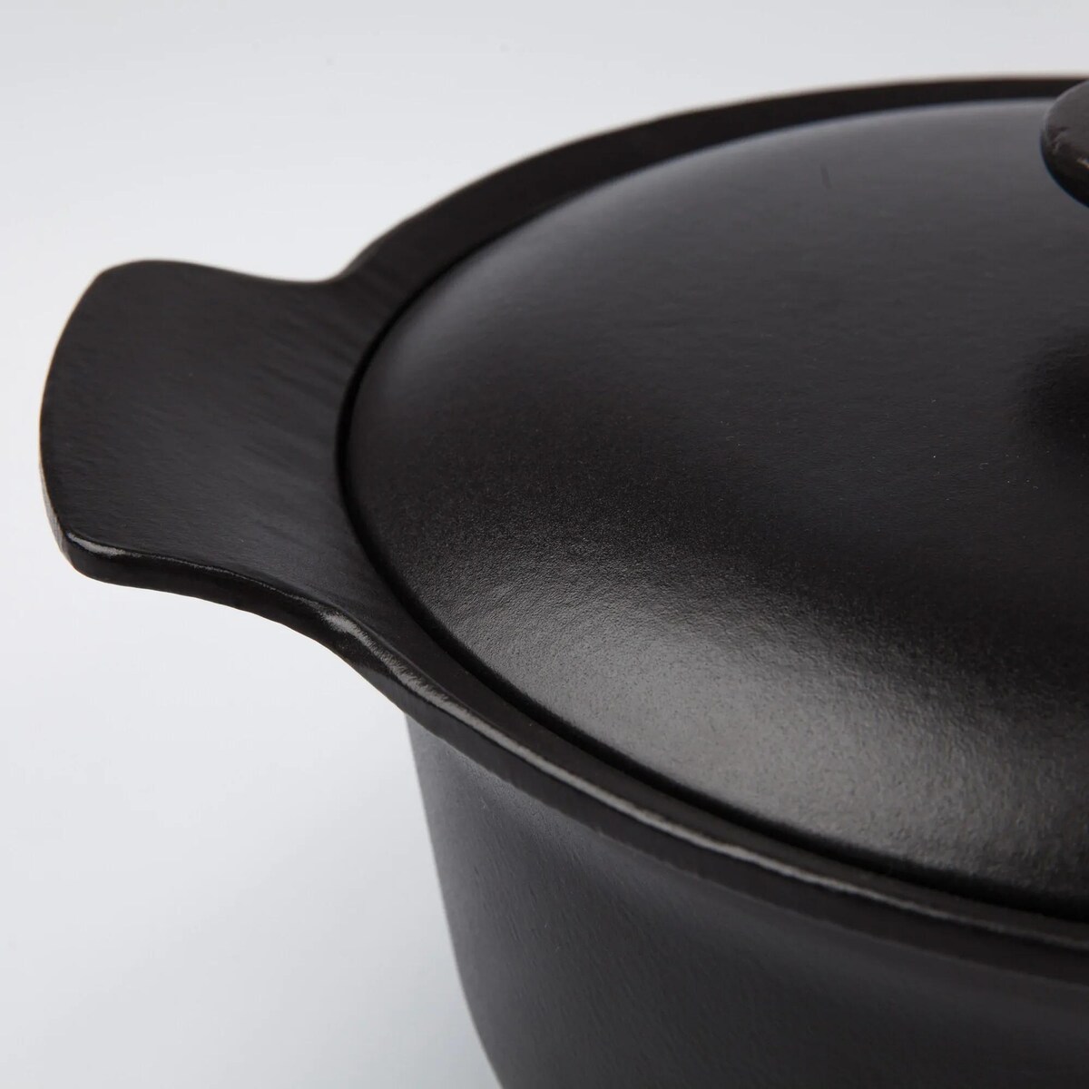 Garnek żeliwny z pokrywą, czarny 24 cm, 4,2 L BergHOFF