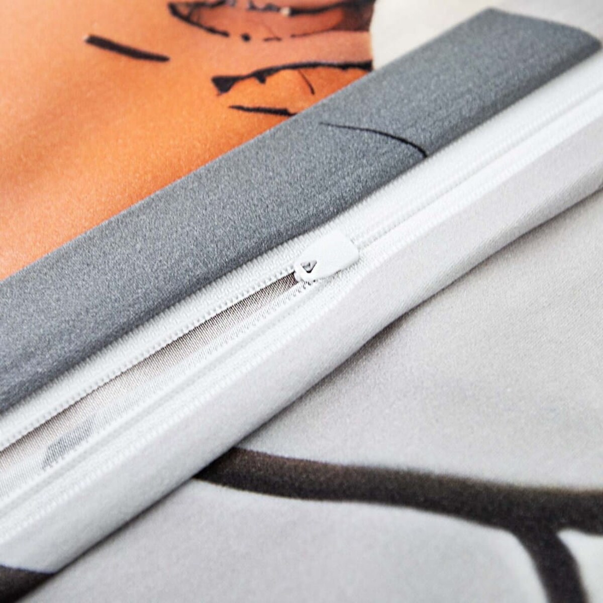 Pościel satyna bawełniana 140x200 Satynlove Premium szara z pomarańczowymi kwiatami