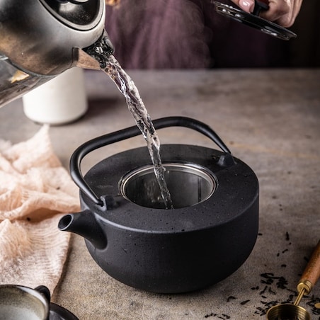 Czajniczek żeliwny Zaparzacz do herbaty ziół 1.1L KINGHOFF