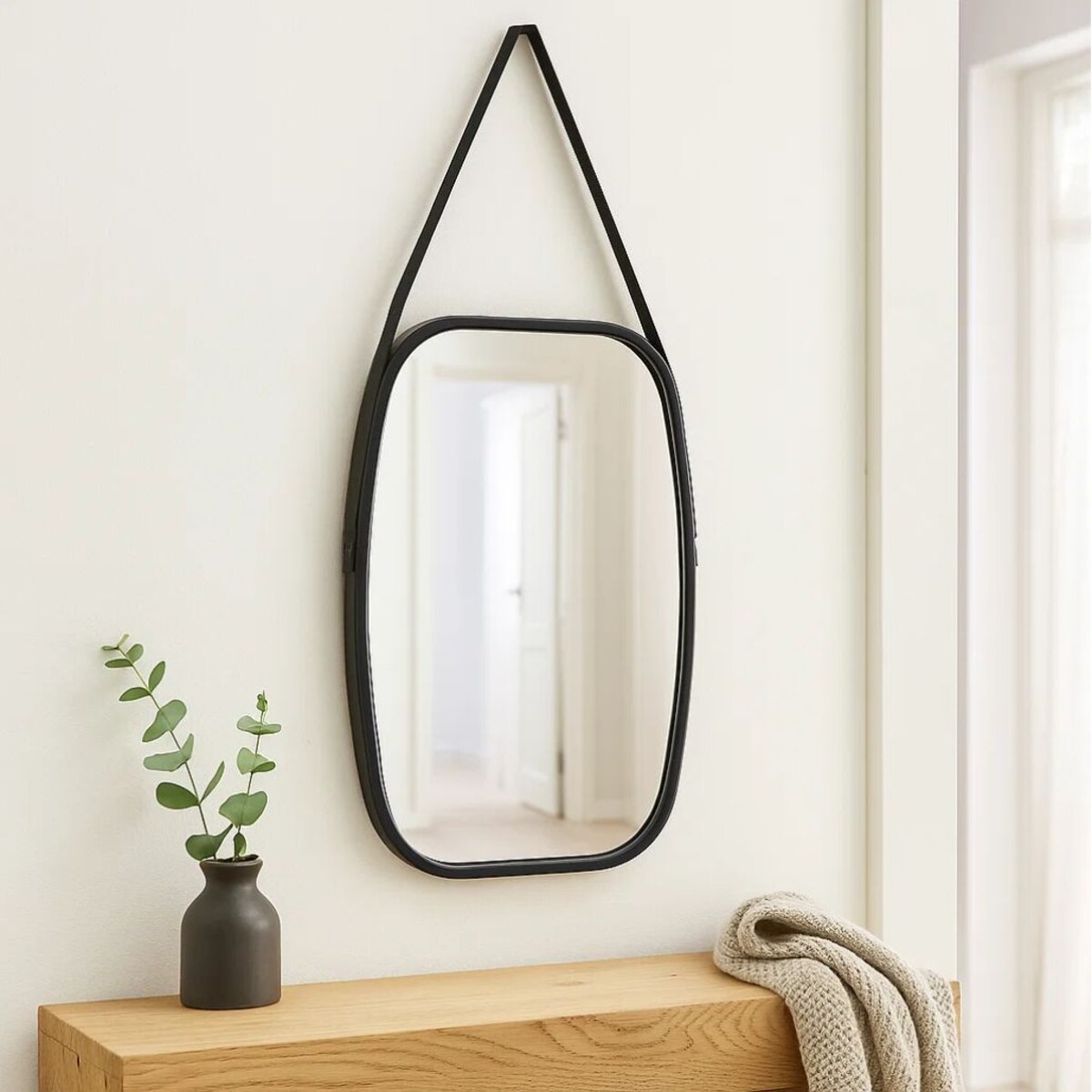 Prostokątne lustro ze skórzanym uchwytem, 43 x 65 x 3 cm