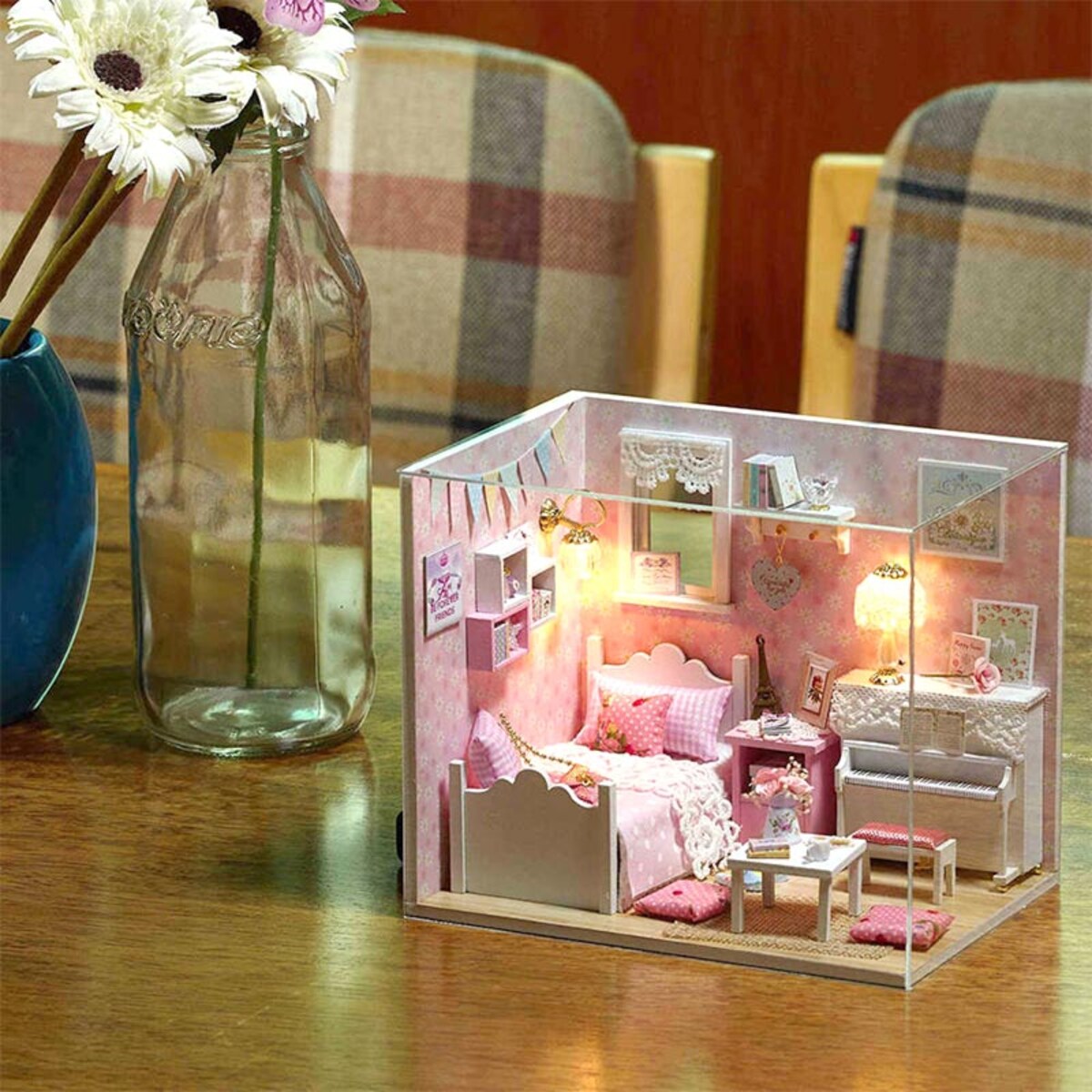 Miniaturowy domek - Pokój Lenki