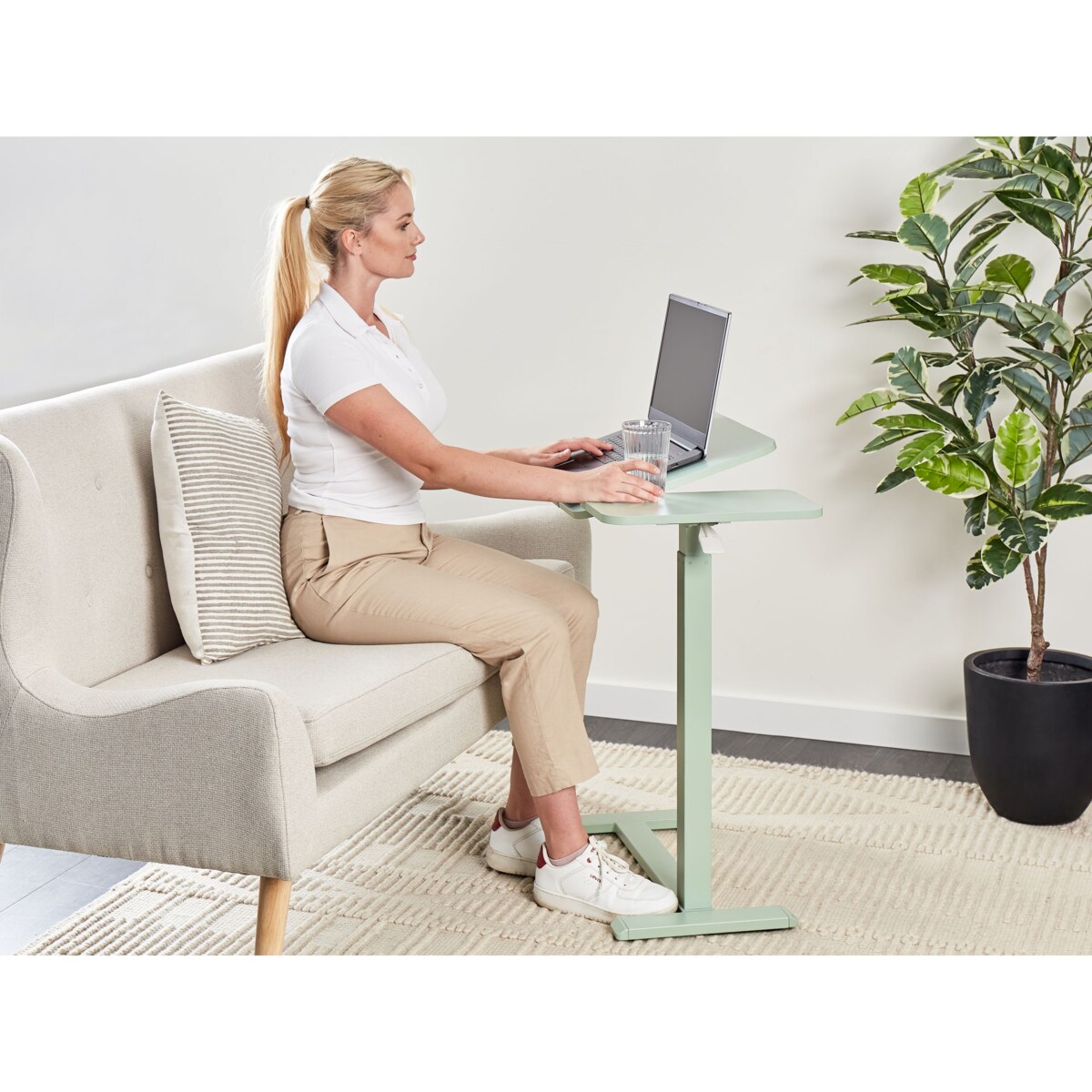 Regulowany stolik pod laptopa 70 x 40 cm jasnozielony SCHOLA