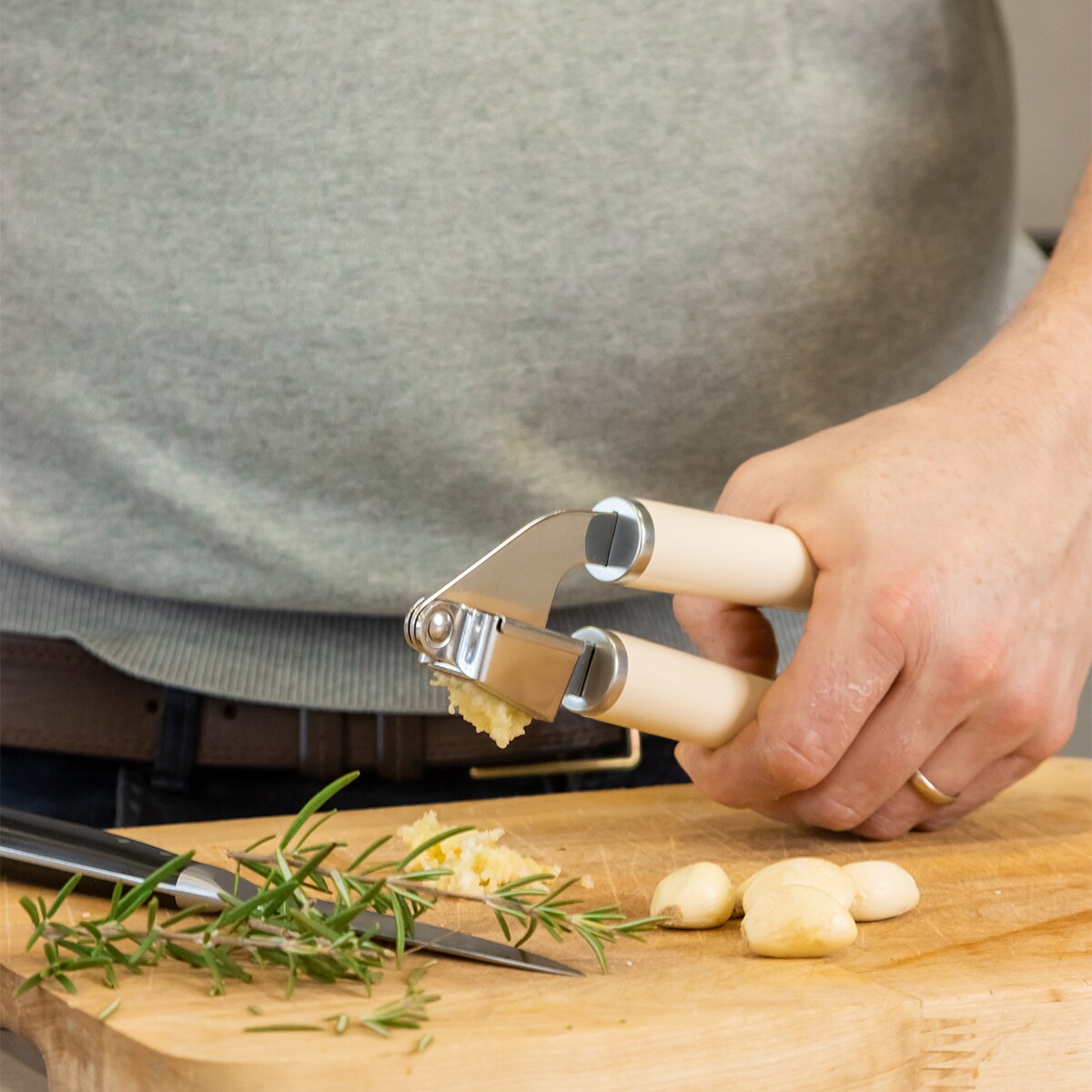 KitchenAid wyciskacz do czosnku CORELINE Almond Cream