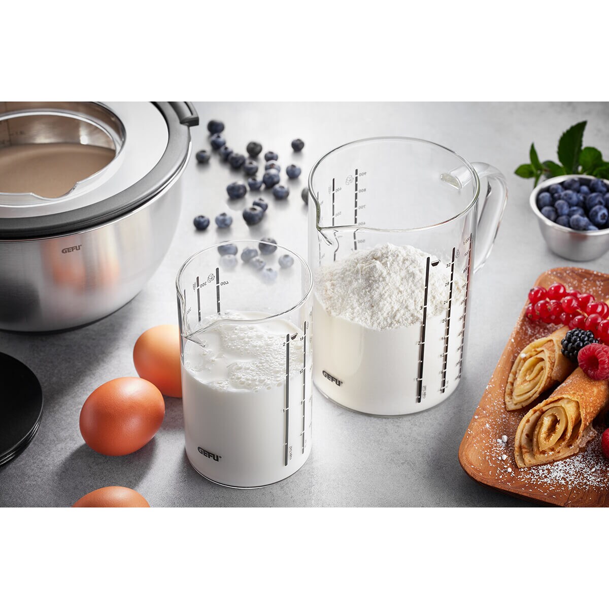 Zestaw 2 dzbanków z miarką METI