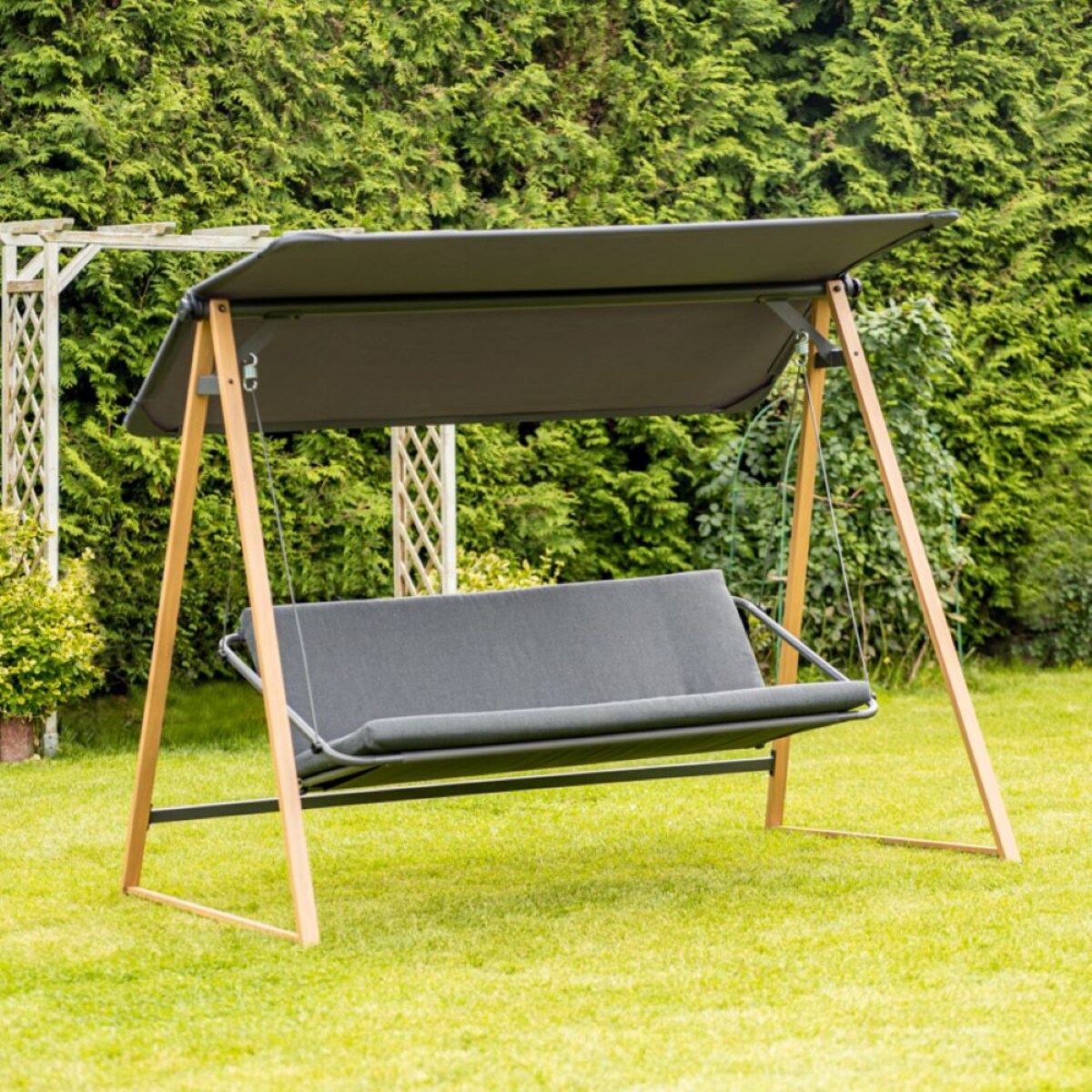 Huśtawka ogrodowa wisząca wolnostojąca z daszkiem szara Herning