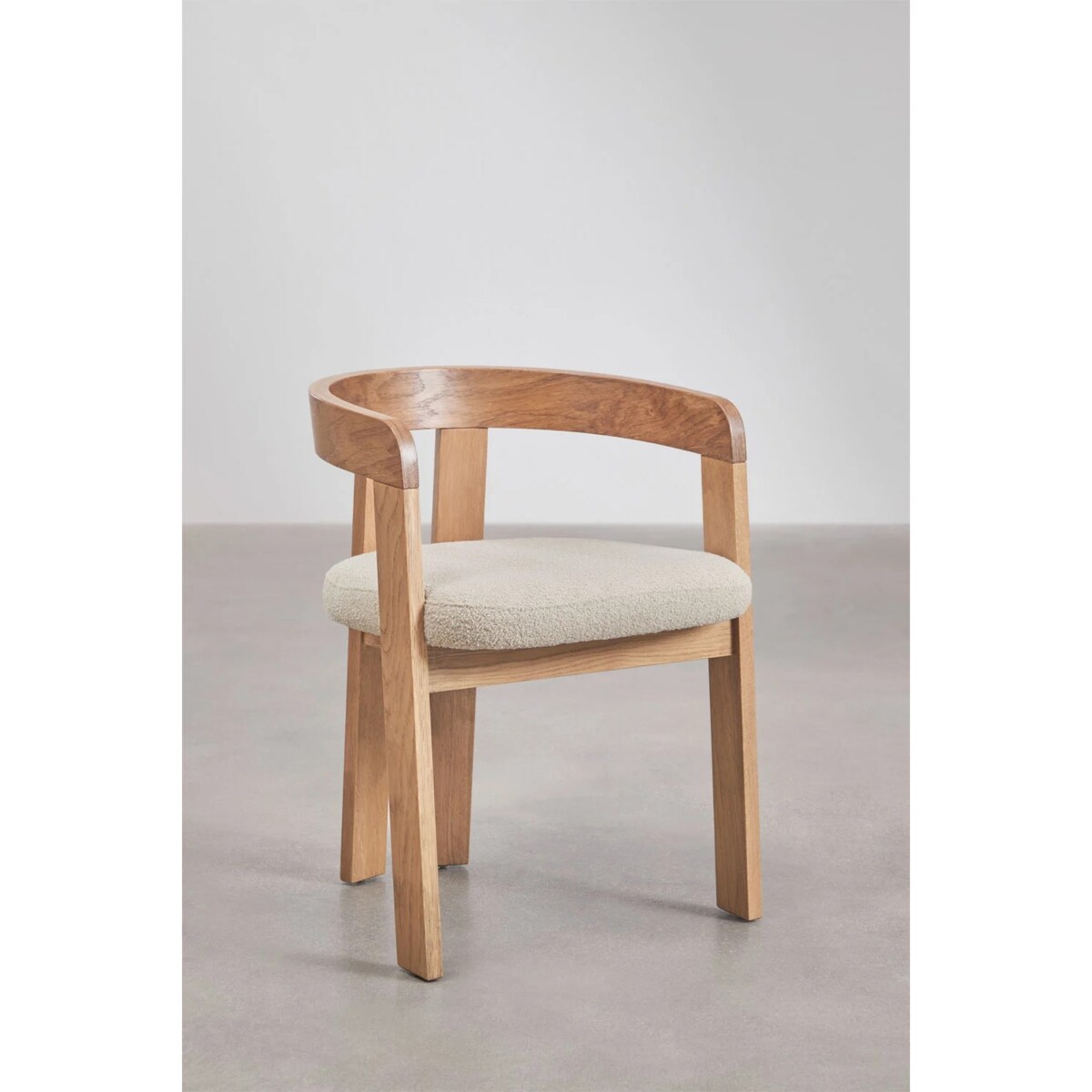 Krzesło z podłokietnikami, jasne drewno, kremowe bouclé, Yvonne