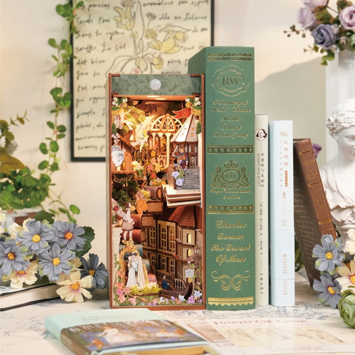 Miniaturowy domek Book Nook - Romeo i Julia - miłość świata - Tonecheer
