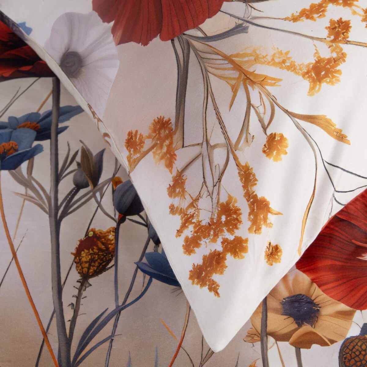 Pościel satyna bawełniana 180x200 Satynlove Premium Polne czerwone kwiaty, kremowa