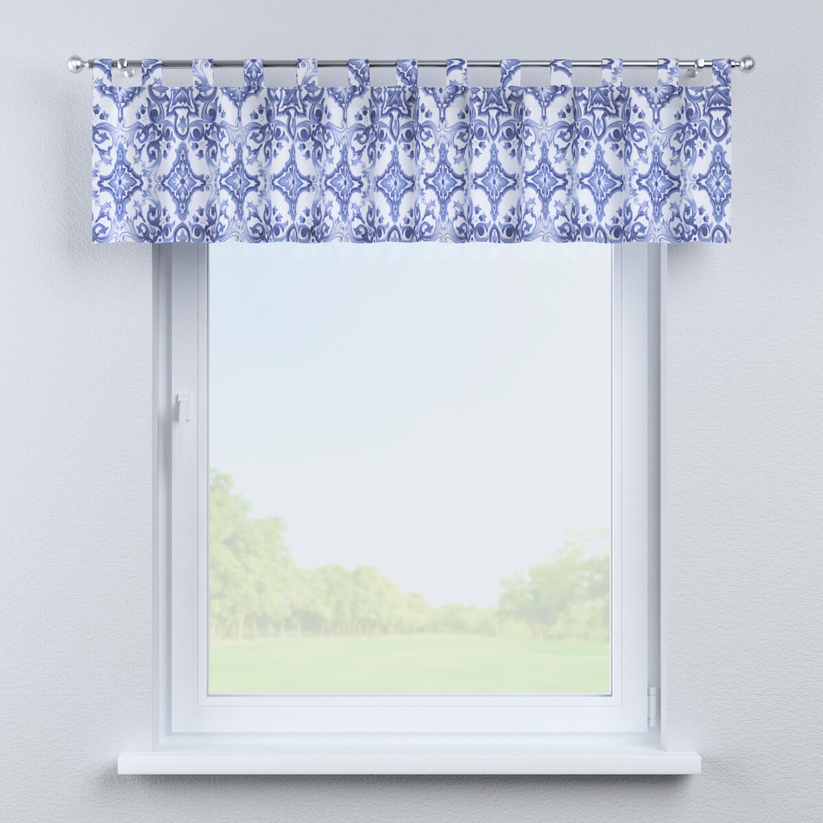 Lambrekin na szelkach 260x40 niebieskie wzory na białym tle