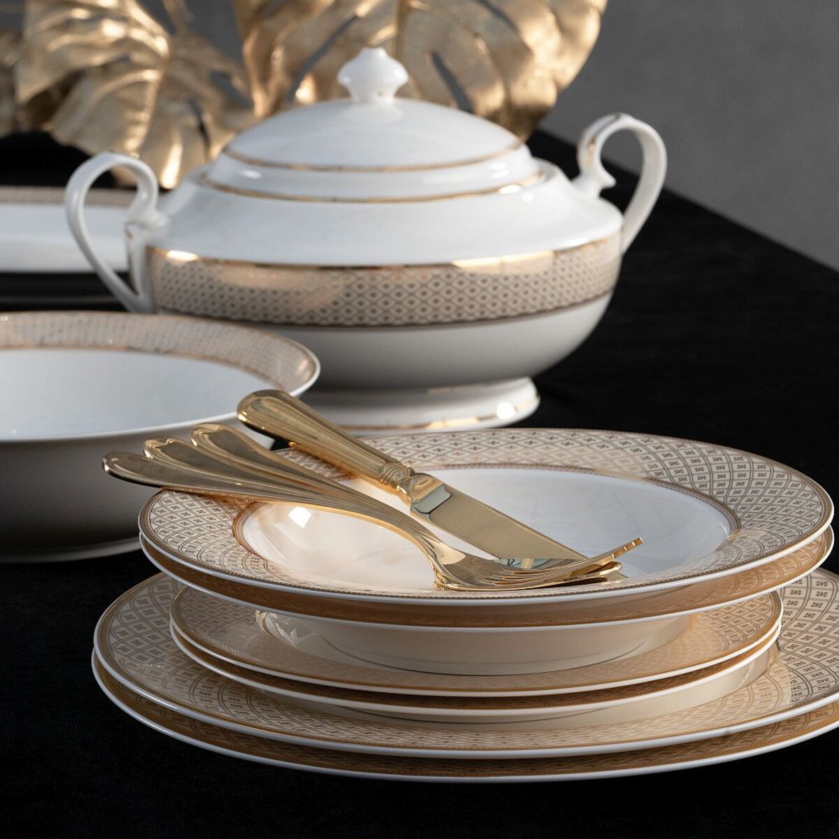 VILLA ITALIA Serwis obiadowy porcelanowy na 12 osób z wazą VERONICA