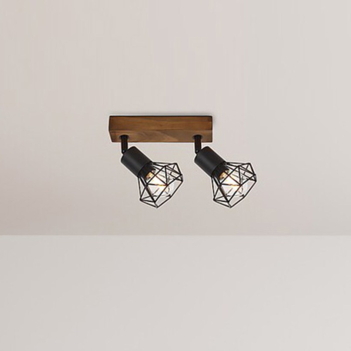 Metalowa lampa sufitowa Zeus 3138 czarne reflektorki na belce do kuchni