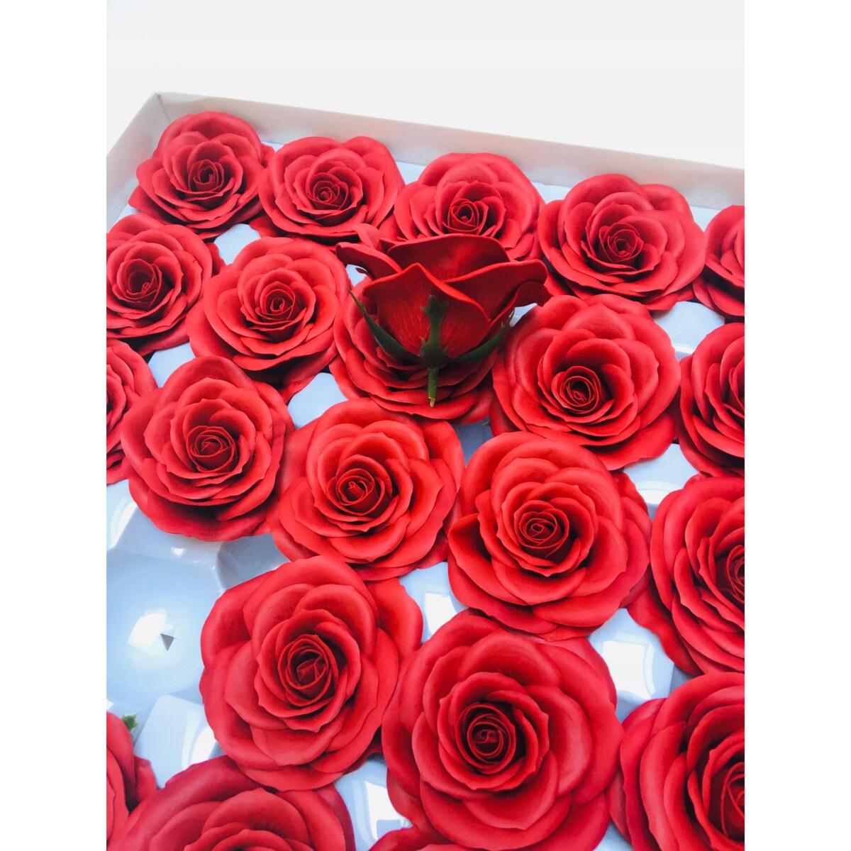 FLOWER BOX pudełko KWIATY MYDLANE róża czerwona jak żywa 25szt prezent