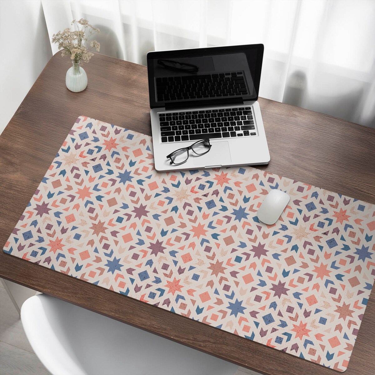 Różowa mata na biurko Geometryczny wzór retro, 120x60 cm