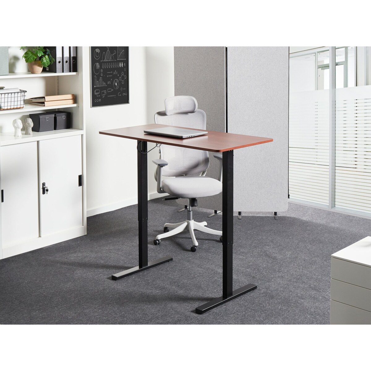 Biurko regulowane elektrycznie 120 x 60 cm czarne z ciemnobrązowym TAVARES