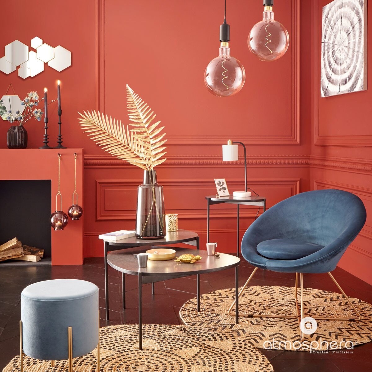 Lustra okrągłe w formie naściennej kompozycji