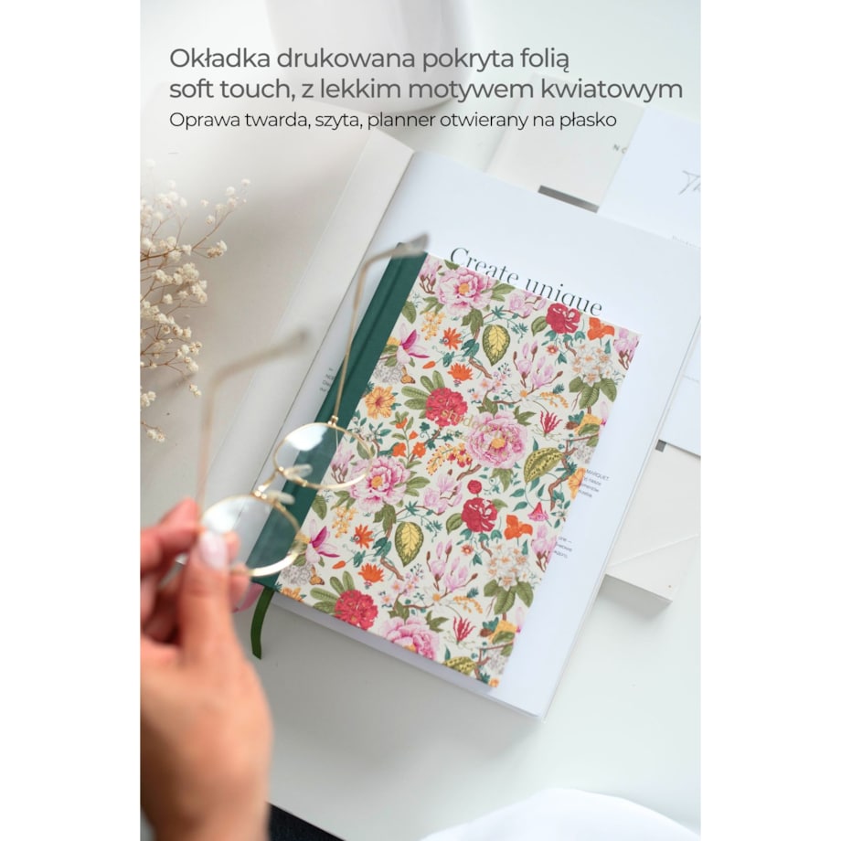 AKADEMICKI PLANNER KSIĄŻKOWY 2025/2026. Bouquet of Flowers