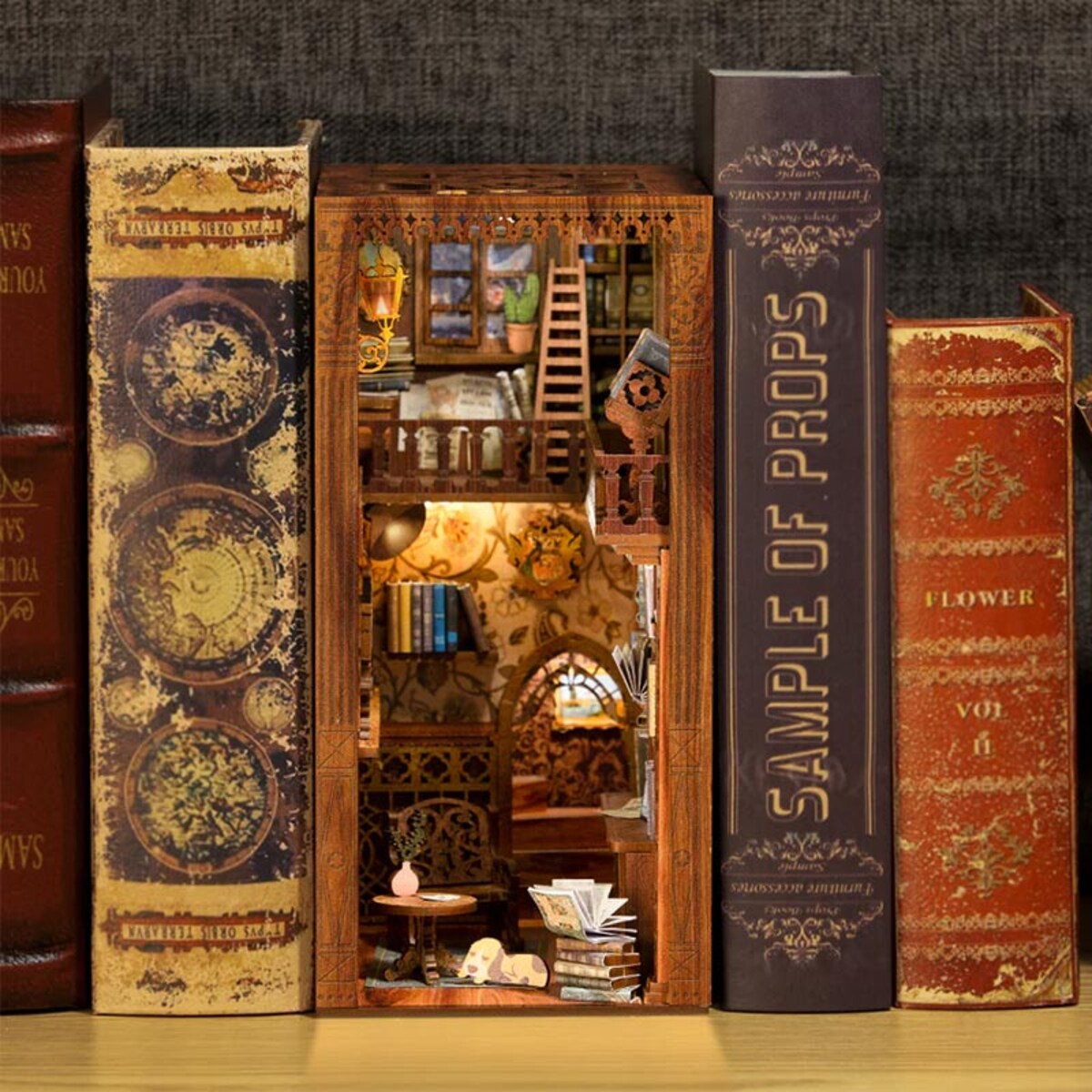 Miniaturowy domek Book Nook - Klimatyczna księgarnia - CuteBee