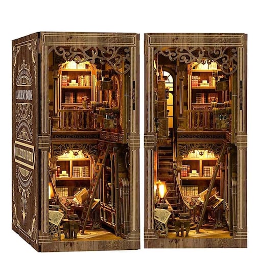 Miniaturowy domek Book Nook - Księga zaklęć ochronnych