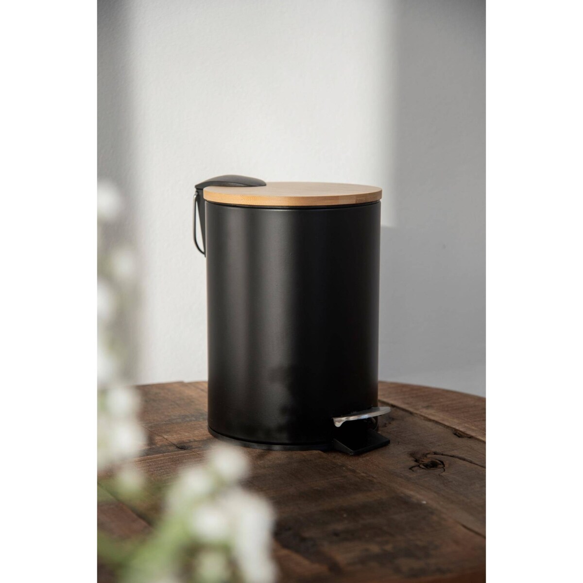 Kosz łazienkowy na śmieci TORTONA, bambusowa pokrywa, z funkcją Easy-Close, 3 L, WENKO