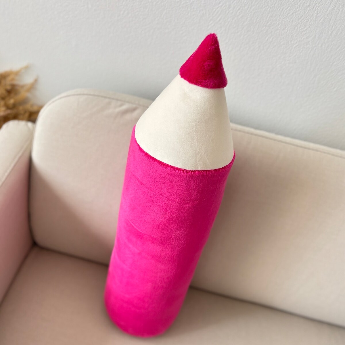 Poduszka w kształcie kredki kredka fuksja