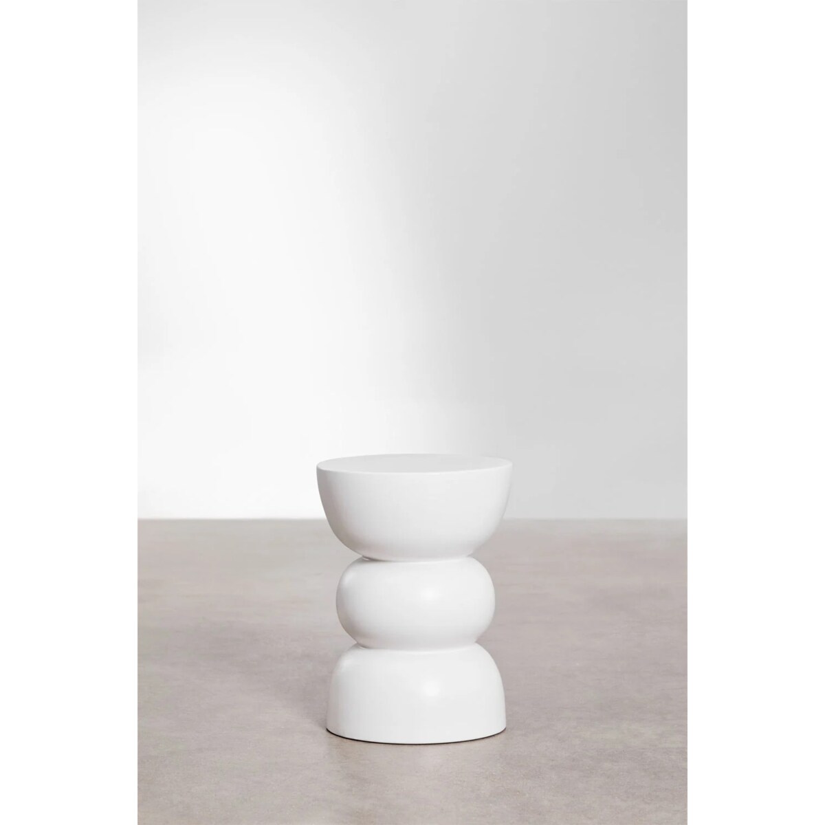 Okrągły stolik pomocniczy Ø35 cm z ceramiki Tiyi