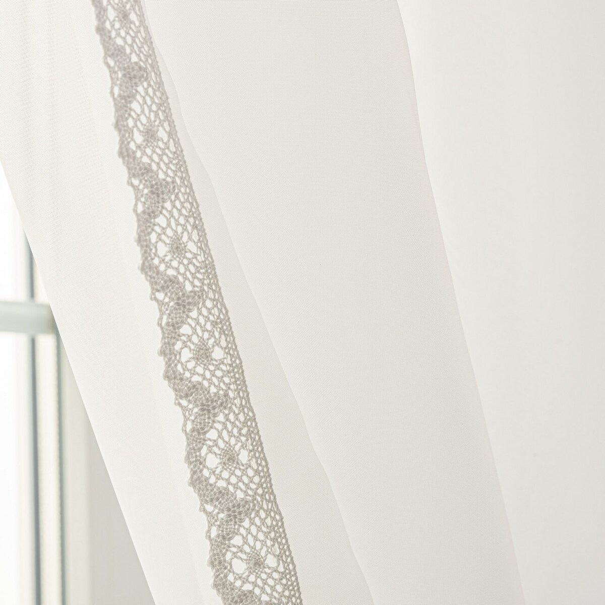 Firany z koronką Lily 2 szt. krótkie 140x150 biały