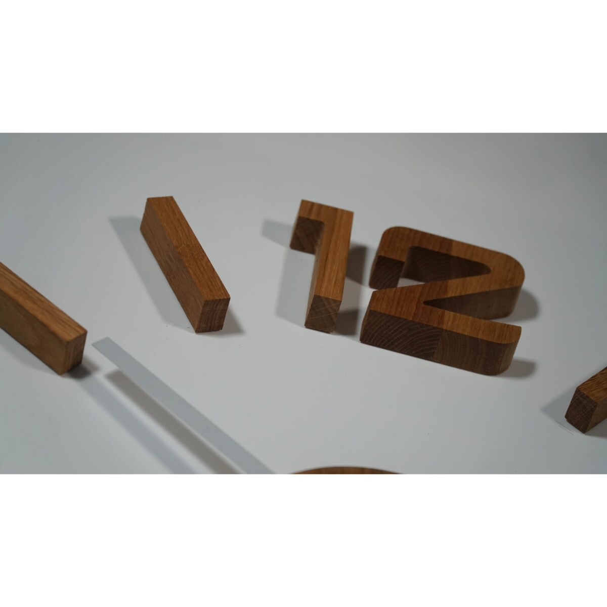 Drewniany zegar ścienny dębowy EKO 75cm