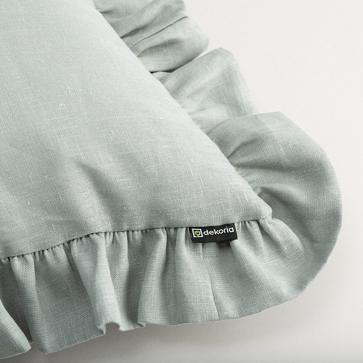 Poszewka Paula z falbaną 45x45 jasny szary