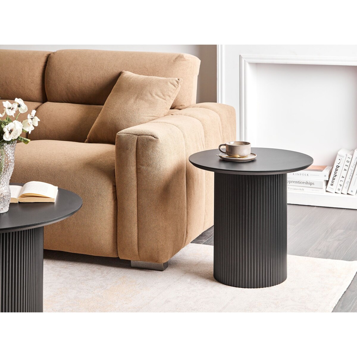 Stolik pomocniczy czarny LEONA